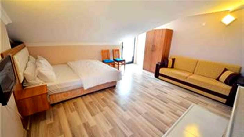 Asil Apart Hotel Burhaniye ภายนอก รูปภาพ